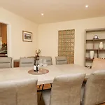 בית נופש Whimhowe *