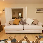 בית נופש Whimhowe *