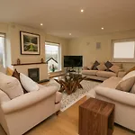 Whimhowe בית נופש *