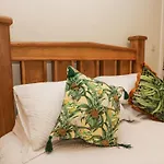 בית נופש Whimhowe *