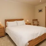 Whimhowe בית נופש