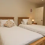 Whimhowe בית נופש *