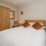 Whimhowe בית נופש *